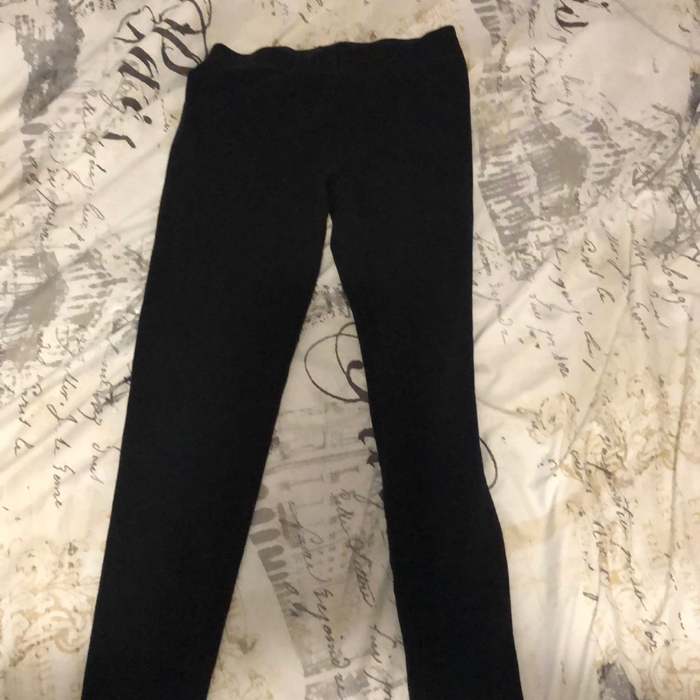 Plain black leggings